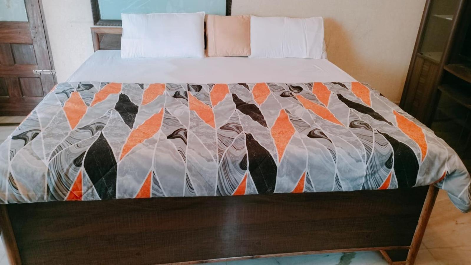 Apartment Peaceful Oasis Homestay- Kashidham Varanasi